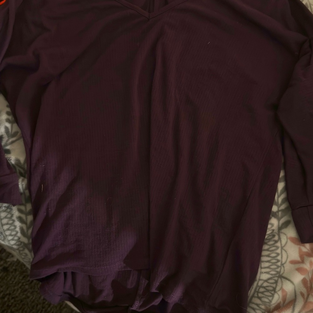 Women's wine color very thin light sweater